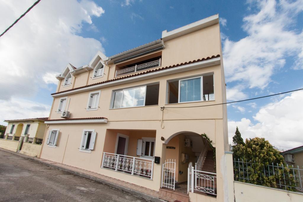 Stella Studios Lixouri Esterno foto